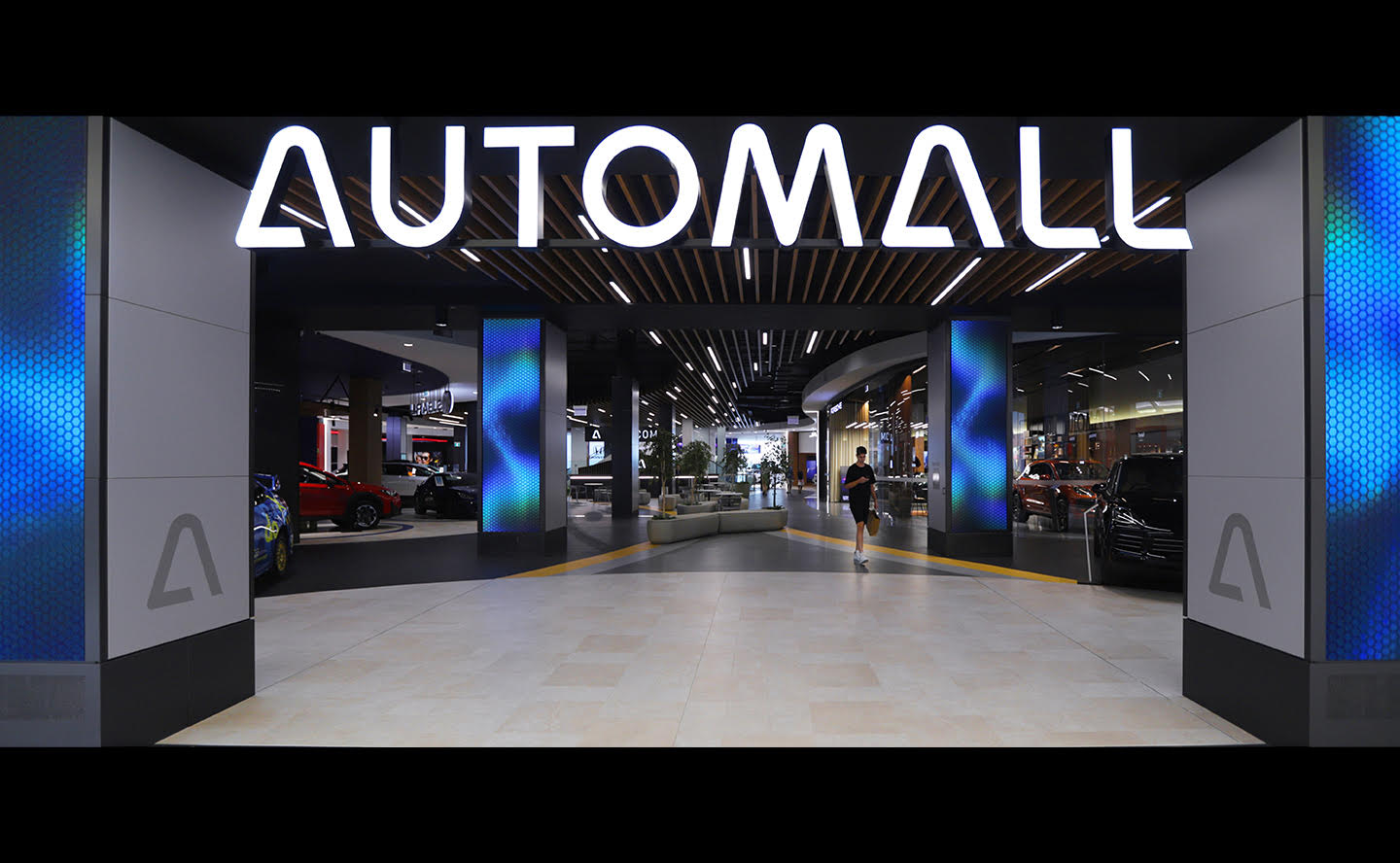 automall west welcoming entrance